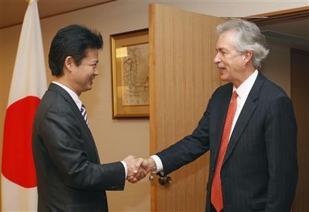 10月15日上午，日本外相玄葉光一郎與到訪的美國(guó)常務(wù)助理國(guó)務(wù)卿伯恩斯在日外務(wù)省舉行了會(huì)談。