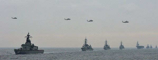 日本海上自衛(wèi)隊(duì)在相模灣舉行閱艦式 美海軍參與