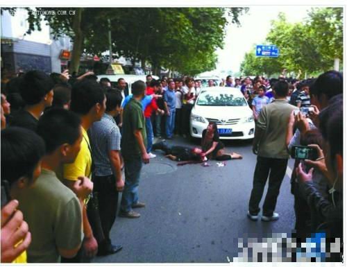 西安被砸傷日系車主在勸說(shuō)下放棄起訴警方
