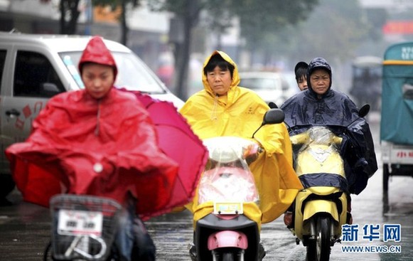 我國(guó)多地現(xiàn)降溫降雨天氣 一場(chǎng)秋雨一場(chǎng)寒