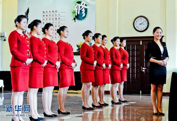 千名美女學生競逐空姐夢 儀態(tài)要求嚴格