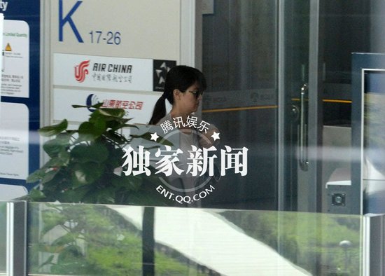 　隨著章子怡與撒貝寧戀情的曝光，小撒搭上了國(guó)際巨星，經(jīng)緯則也找到了自己的真愛(ài)。