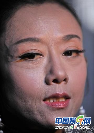 孔雀公主楊麗萍告別舞臺(tái) 13歲侄女小彩旗接班