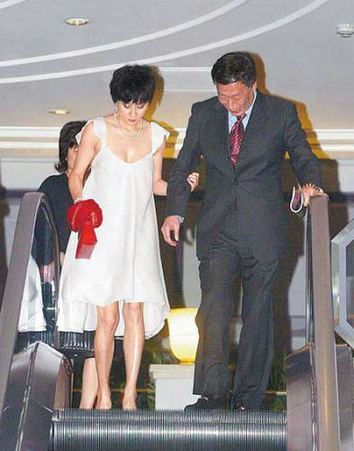 愛(ài)集郵的女星 男友真不少哇