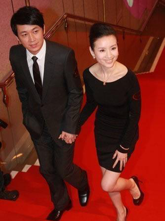 潘粵明起訴董潔團隊誹謗 恩愛夫妻怒目相向