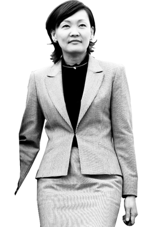 安倍晉三夫人開酒館當跑堂
