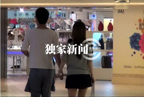 李小璐懷孕日記：露乳溝 曬恩愛