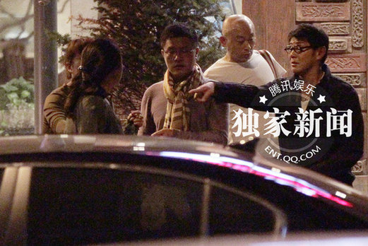 莫少聰攜小其20歲嫩妻就餐 可愛(ài)女兒首曝光
