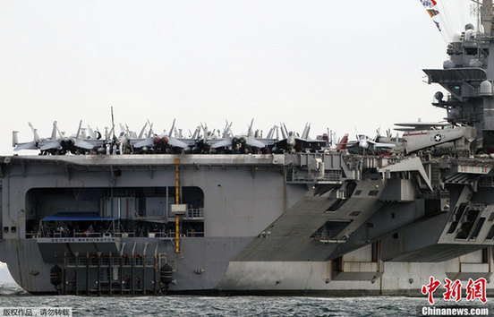 多艘美軍戰(zhàn)艦中國附近海域游弋 航母抵菲律賓
