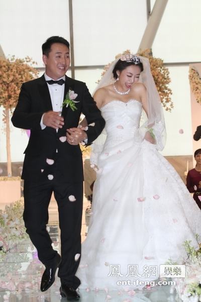 濮存昕25歲女兒濮方北京大婚 未進(jìn)娛樂(lè)圈自己做老總