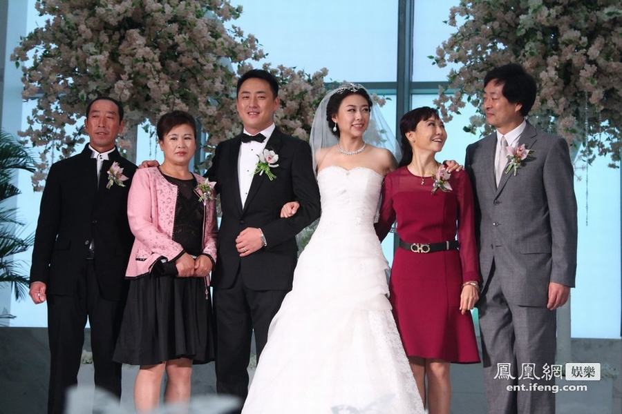 濮存昕25歲女兒濮方北京大婚 未進(jìn)娛樂(lè)圈自己做老總