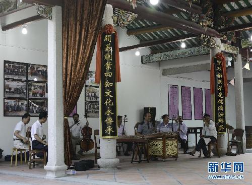 （走基層·迎接十八大·圖文互動(dòng)）（1）廣東潮州：老祠堂變民間文化新“殿堂”