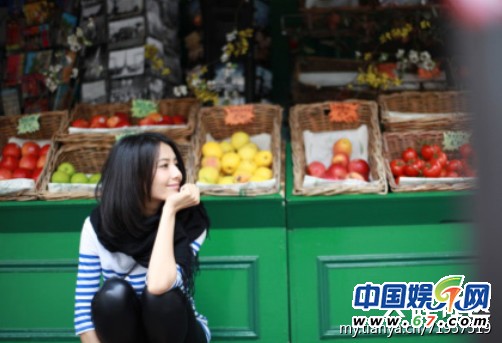 高圓圓海量街拍穿搭私照 網(wǎng)友：太有范兒了！