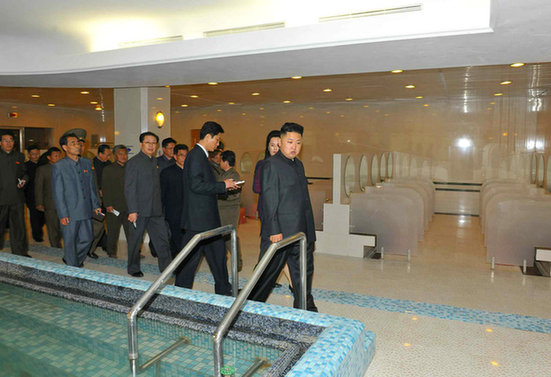 金正恩視察朝鮮滑冰場(chǎng)等 稱為人民做事永不滿足