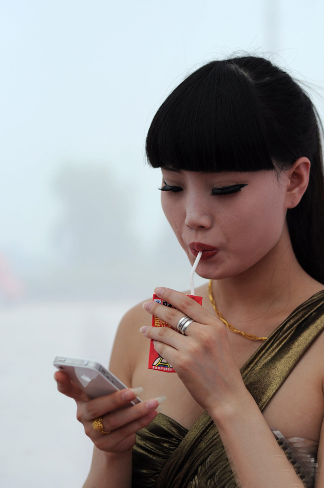 女學生用身體賺錢的辛酸與無奈