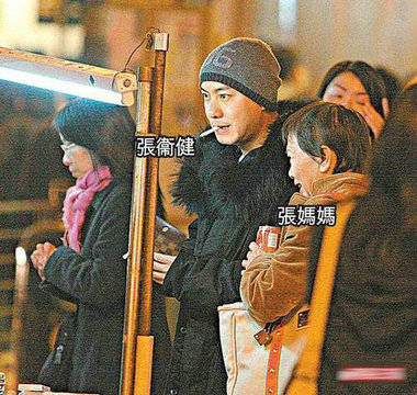 圖揭?jiàn)蕵?lè)圈人情冷暖 有人紅了忘本 有人知恩圖報(bào)