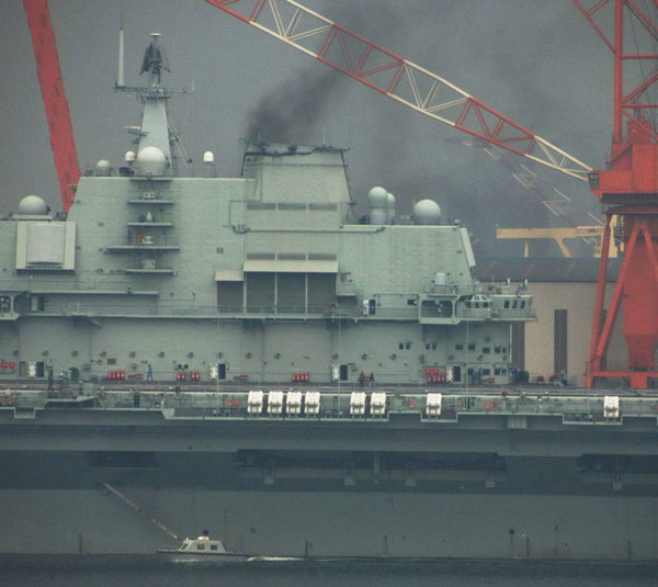 資料圖：遼寧艦雷達(dá)轉(zhuǎn)動(dòng)。