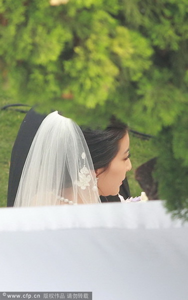 郭晶晶、霍啟剛注冊結婚 郭晶晶父母現(xiàn)身吳敏霞領銜伴娘團