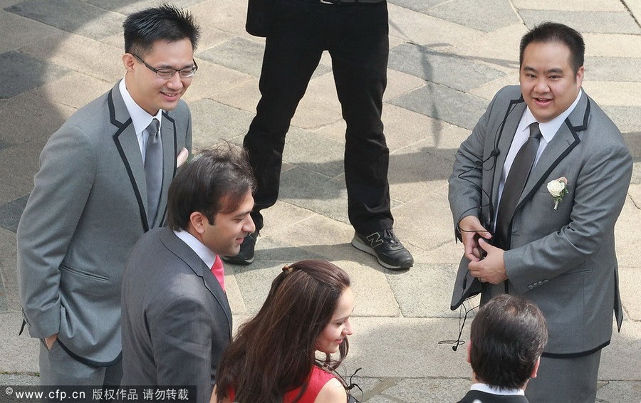 郭晶晶、霍啟剛注冊結婚 郭晶晶父母現(xiàn)身吳敏霞領銜伴娘團