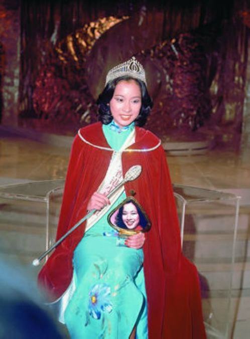 郭晶晶霍啟剛婚禮堪比公婆當(dāng)年 婆婆朱玲玲年輕私密照曝光
