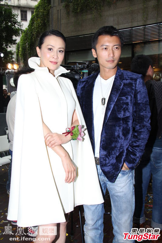 劉嘉玲露內(nèi)褲打手印贈慶 謝霆鋒否認介入王菲婚姻