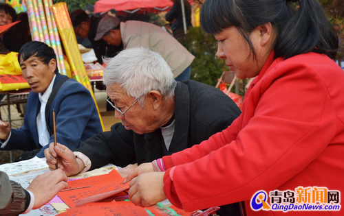 紅島青云宮廟會(huì)一天引客上萬(wàn)人 小吃云集