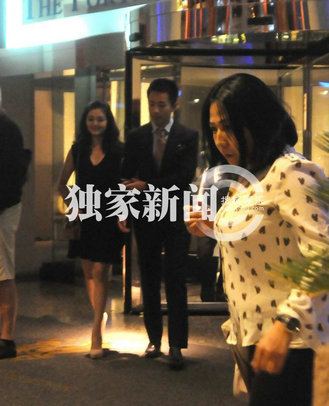 大S汪小菲情侶裝“飛躍”長(zhǎng)城 曝婚后恩愛細(xì)節(jié)(組圖)