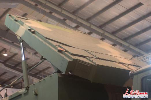 FD-2000導(dǎo)彈系統(tǒng)配備的相控陣?yán)走_(dá)天線。攝影：閆嘉琪