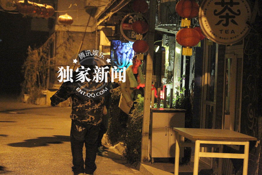 徐崢“出軌”白衣女是陶虹學(xué)妹 王熙然暴怒否認(rèn)是小三三
