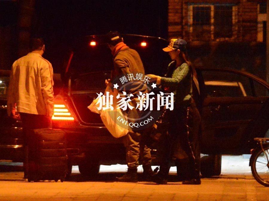 任重回京女友曝光似張儷百萬豪車接機 直奔父母家已然成“熟人”