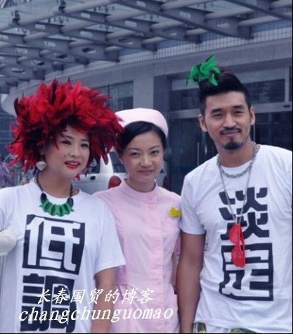 姜昆攜33歲女兒姜珊亮相時(shí)尚晚宴 年少成名昔日舊照曝光