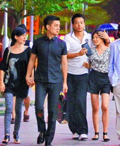 大S汪小菲情侶裝“飛躍”長(zhǎng)城 曝婚后恩愛(ài)細(xì)節(jié)(組圖)