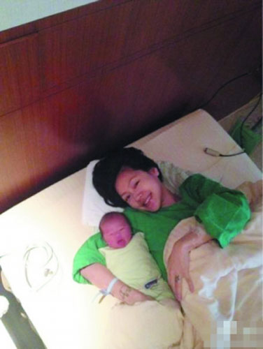 44歲邱淑貞懷男胎旺夫 身價(jià)25億成最有錢人妻