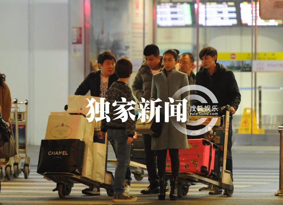 吉克雋逸獲型男接機同歸公寓