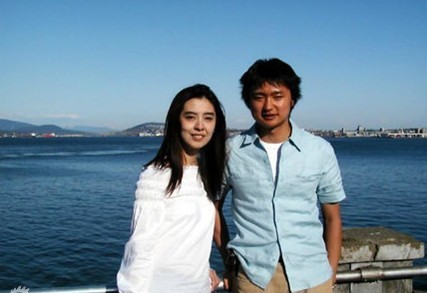 網友曬王祖賢合影 素顏賣萌清秀迷人