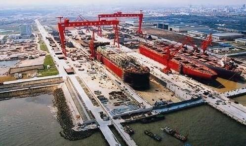 資料圖：外媒稱中國已造四艘航母龍骨，此為中國某造船廠。