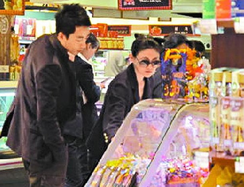 汪小菲父親曝光 母親張?zhí)m16億身家來(lái)由揭秘