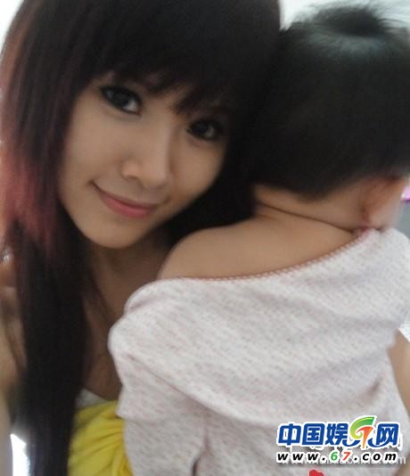 盤點(diǎn)當(dāng)眾哺乳秀母愛(ài)的女星