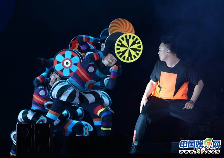 陳奕迅?jìng)€(gè)唱現(xiàn)場(chǎng)賣萌耍寶