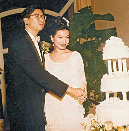 王寶強(qiáng)娶?；ㄟx美冠軍戀諧星 絕色女星嫁丑男(組圖)