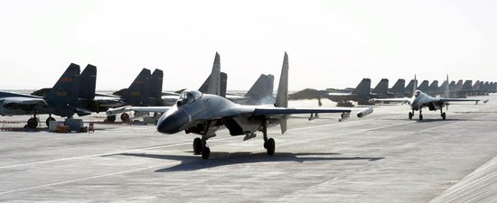 我空軍出動(dòng)殲10殲11機(jī)群舉行最大規(guī)模空戰(zhàn)演練