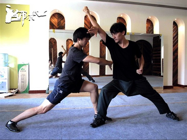 梁朝偉、章子怡、張震“拜師學(xué)藝”苦練功 《一代宗師》四大拳派戰(zhàn)江湖
