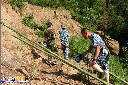 青島小哥救災(zāi)落病根 沒錢治命懸一線