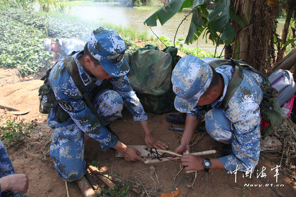 中國海軍陸戰(zhàn)隊生存訓(xùn)練直擊