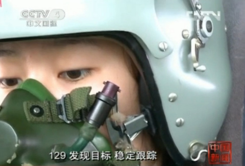 中國首批殲擊機(jī)女飛駕殲10執(zhí)行空地打擊任務(wù)