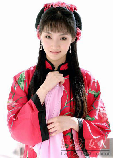 愛(ài)新覺(jué)羅啟星展露皇族氣質(zhì)