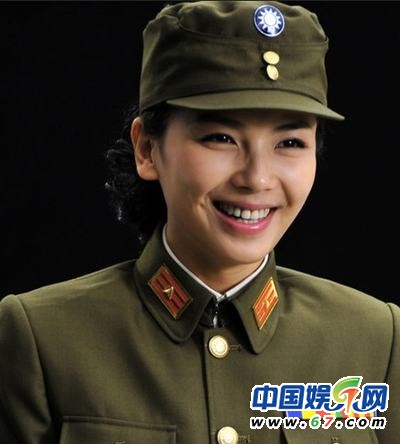 眾女星制服誘惑大比拼 baby女仆裝范冰冰警花李玟護士服