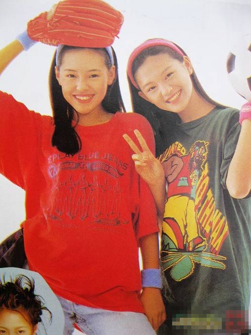 大S曬14歲時(shí)姐妹合影 背書包青澀姐妹清純