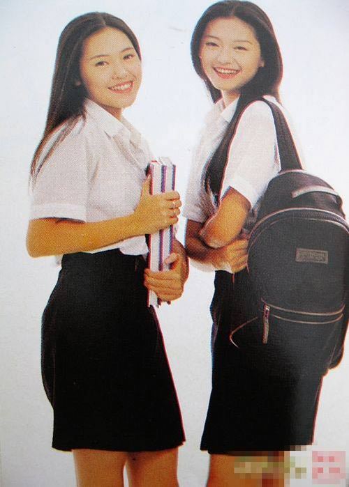 大S曬14歲時(shí)姐妹合影 背書包青澀姐妹清純