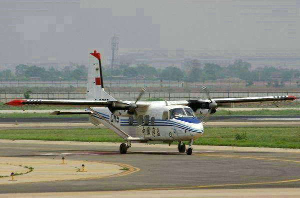 資料圖：中國(guó)海監(jiān)裝備的運(yùn)-12飛機(jī)。